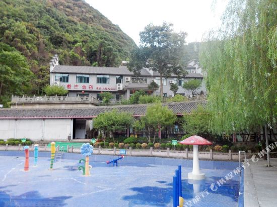 宁海三麓潭山庄