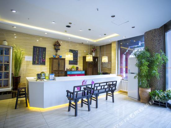 联惠居家主题酒店(大连港湾广场店)