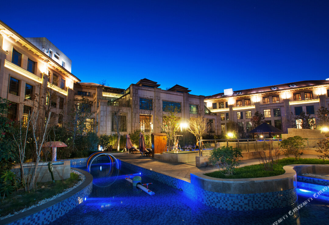 翡翠丽池温泉度假酒店主图