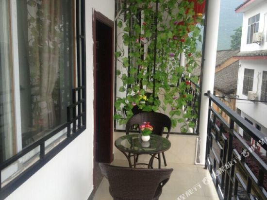 遇龙河畔特色客栈(阳朔罗汉果店)