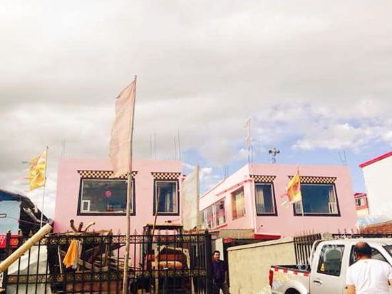 若尔盖草原兄妹宾馆