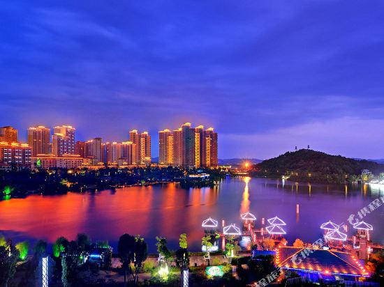 聚龙人文酒店(惠安广场店)