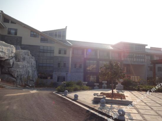 龙虎山华地酒店