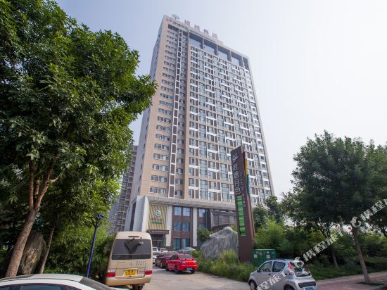 新乡荷塘月色假日酒店