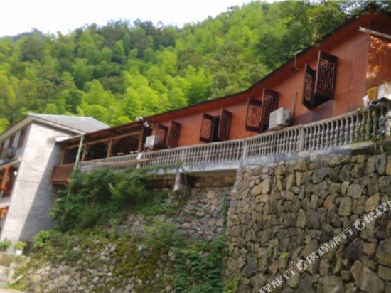 安吉金典假日山庄