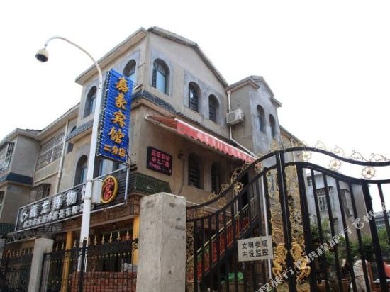 嘉豪宾馆(湖北美术学院藏龙岛校区武汉纺织大学外经贸学院店)
