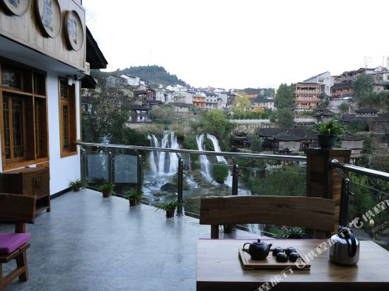 天泉客栈(芙蓉镇悬崖阁店)