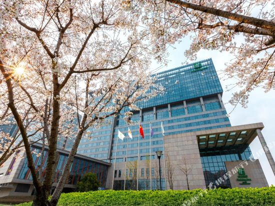 上海虹桥西郊假日酒店