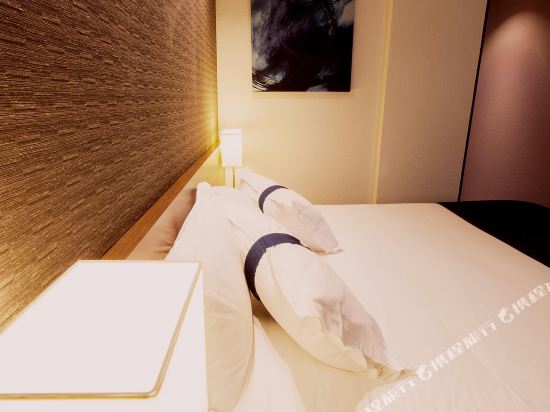 Holiday Inn Express AMIENS Room Type - Standard Room Holiday Inn Express AMIENS Room Type - Standard Room