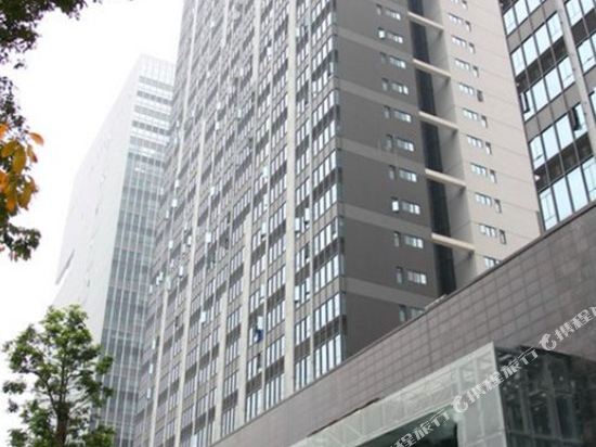 八号公寓(佛山九鼎店)