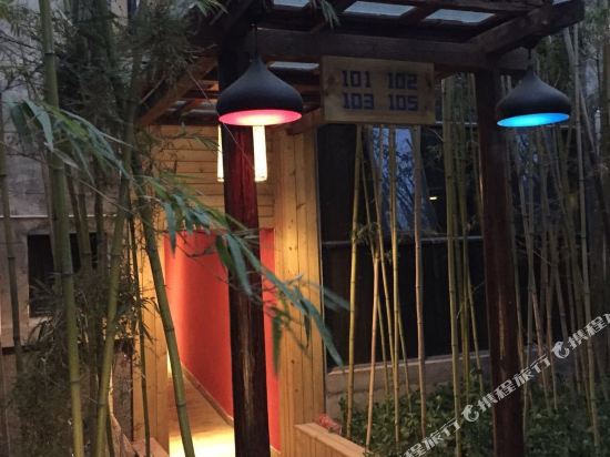 襄阳谜食遇见花园公寓