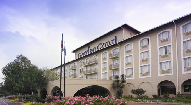 坦博国际机场庭院酒店