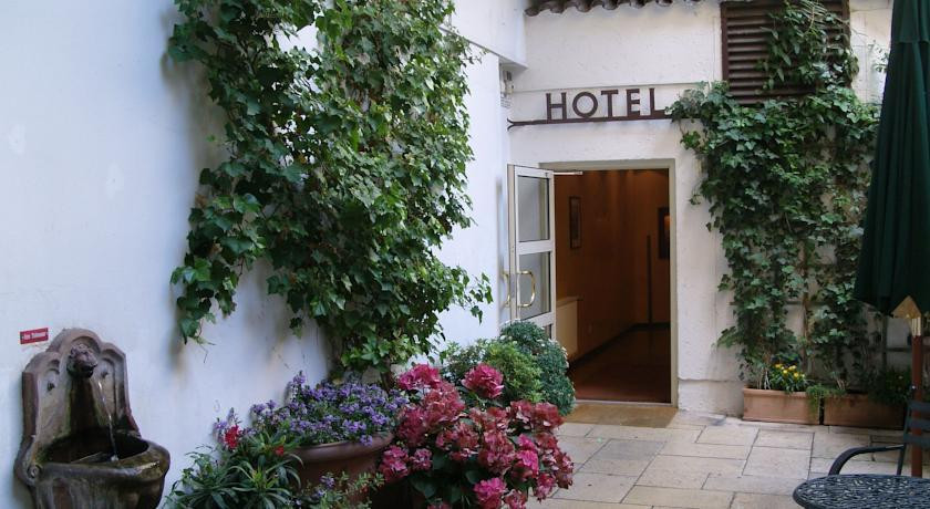 施利克金獅酒店