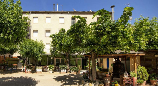 Cassa de la Selva酒店住宿-法布雷亚斯旅馆