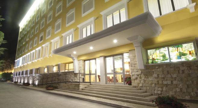 康普莱索特莫维辛酒店-官方