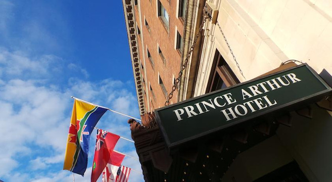 亚瑟王子海滨套房酒店