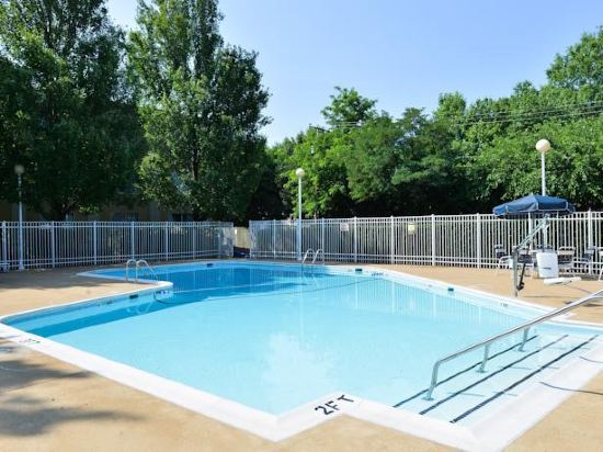 Comfort Inn Arlington Boulevard Fairfax Price Address Reviews