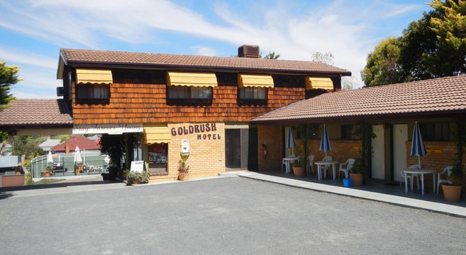 青春淘金汽车旅馆