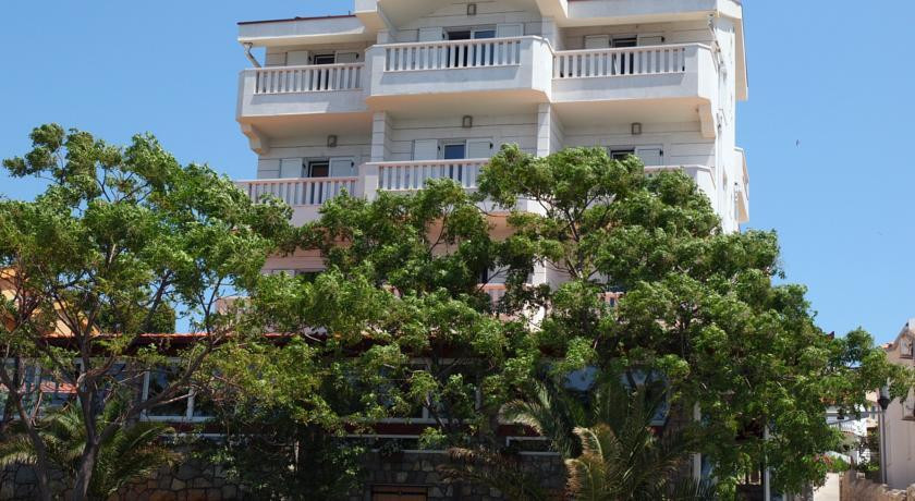 Velja Gorana酒店住宿-Hotel R