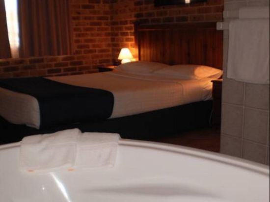Lake Haven Motor Inn & Palms Restaurant Room Type - Two-Bedroom Apartment