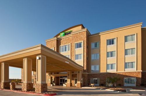 Comfort Suites Buda Hotel Details Page Makemytrip Com
