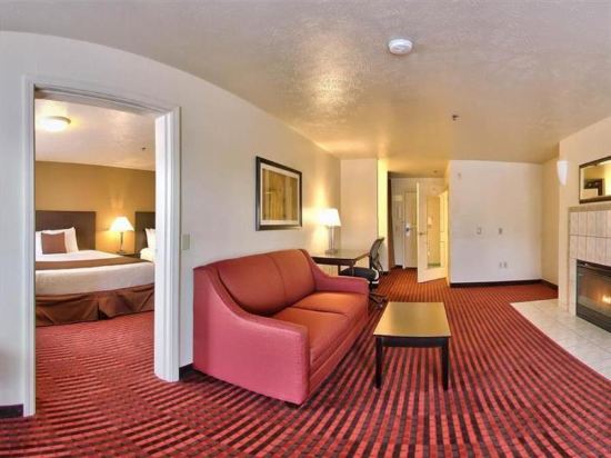 Best Western Salinas Valley Inn & Suites Room Type - Queen Room with Two Queen Beds - Non-Smoking