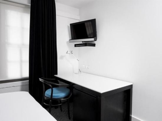 Peppers Gallery Hotel Canberra Room Type - Peppers Queen Room