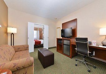 Comfort Suites Oakbrook Terrace Near Oakbrook Center Dupage