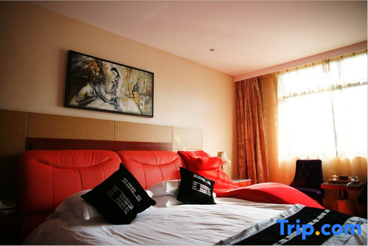TIANA HOTEL