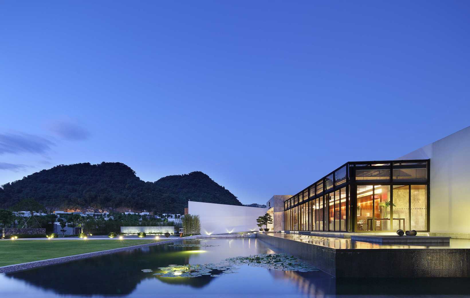 英德积庆里仙湖·倚峦风吕温泉度假酒店-官方