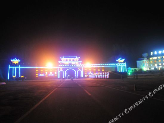 罗田君怡南山酒店