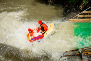 佛冈游记图文-清远｜佛冈唯一刺激森林漂，高达3米&ldquo;海啸&rdquo;冲浪池，都能满足你