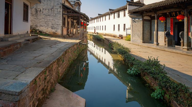 5-Day Huangshan Scenic Area + Hongcun Scenic Area + Xidi Scenic Area + Huizhou Ancient City + Tangmo Scenic Area + Xixinan