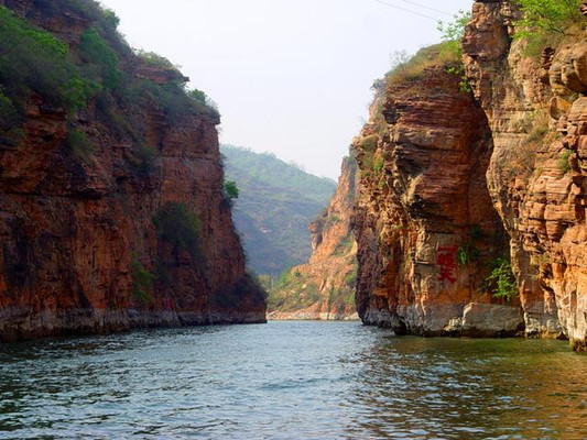 河北旅游：泛舟畅游京娘湖（图）