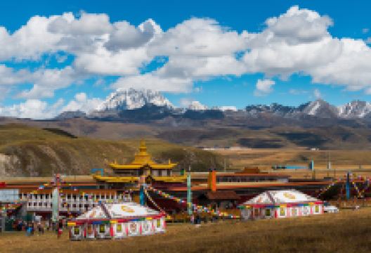 塔公草原景点图片