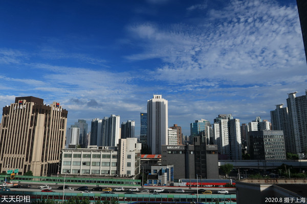 上海住宅小区内拍高积云