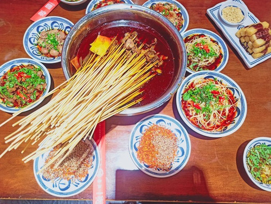 饕鬄美食宴，成都艳天下