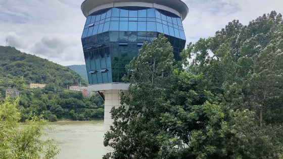漢江三峽風景區-濱江公園
