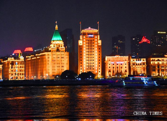 上海旅游：浦东滨江大道观夜景（图）