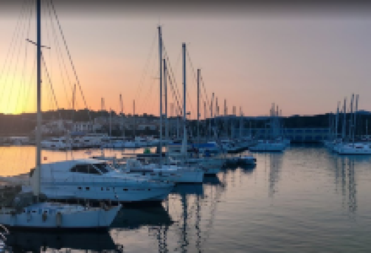 Puerto Deportivo Roda De Bara景点图片