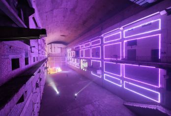 【8人小团丨赠送816讲解】816工程+武陵山大裂谷一日游【[小团出行]纯玩2-8人小团，本地人向导带您玩，更轻松自在！】