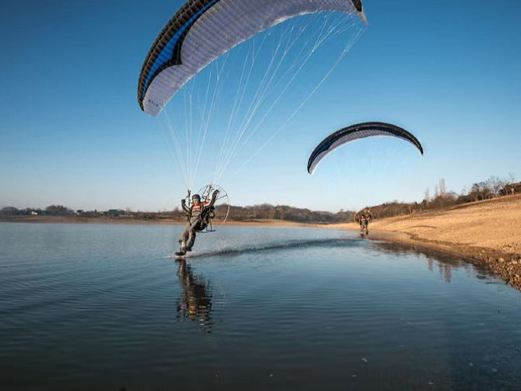 贵州龙里观音座滑翔伞基地