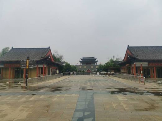 汝南县莲花广场