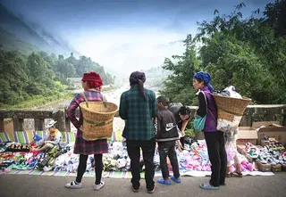 叶泓：彝人赶场见闻录