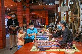 打卡保亭小众网红景区：槟榔谷