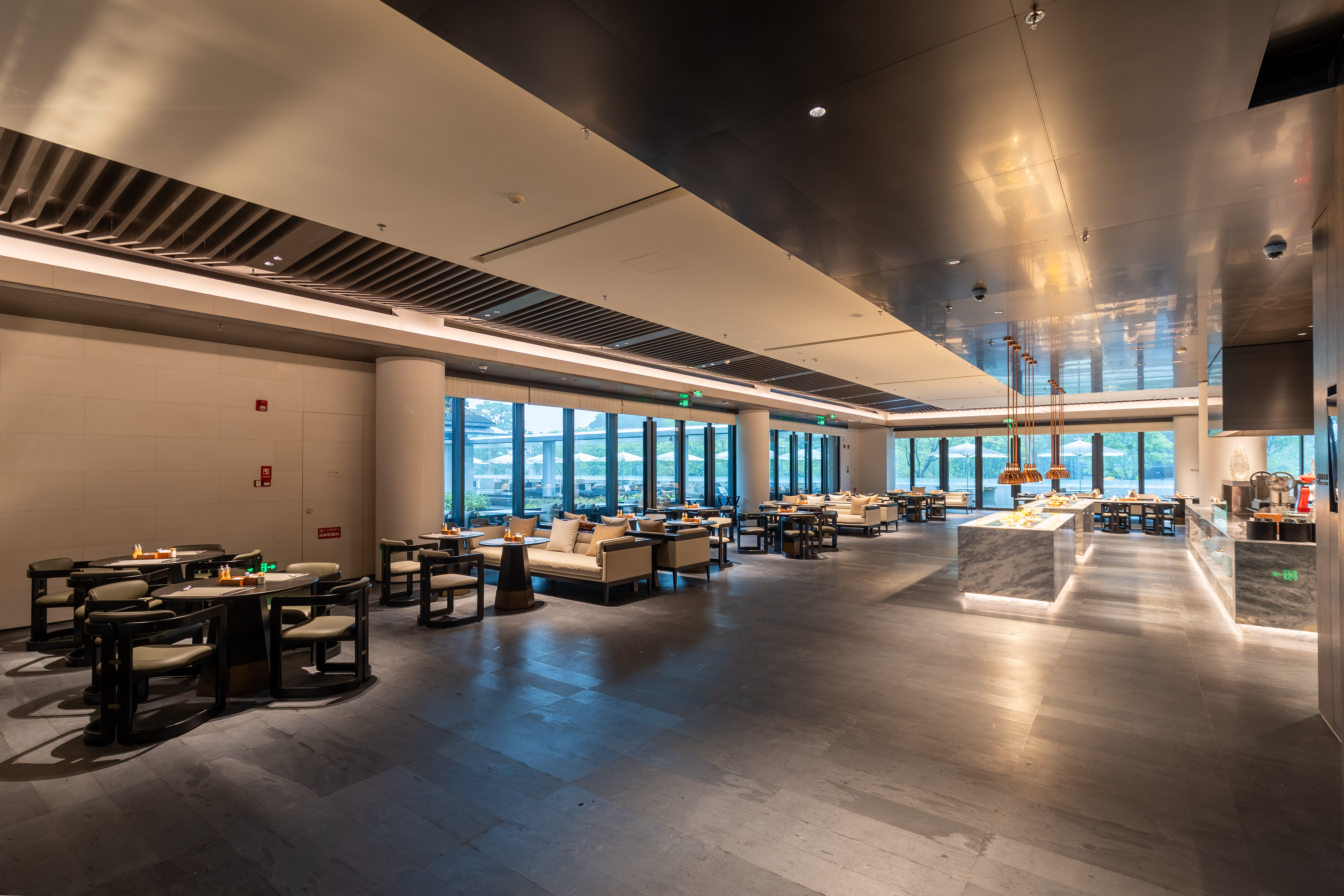 广州鸣泉居酒店·品聚餐厅