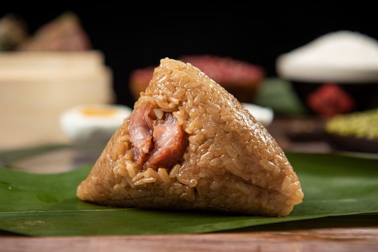 Glutinous rice dumpling