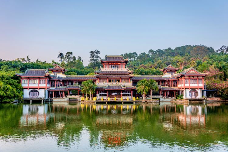 Qingxiu Mountain (Scenic natural landscapes, tranquil environment)