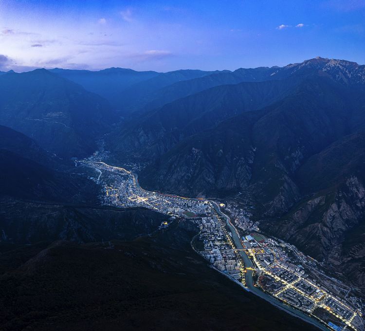 County (Budget-friendly, culturally immersive)