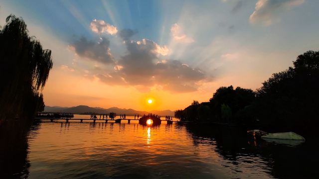 杭州涌金门游玩攻略简介,杭州涌金门门票/地址/图片/开放时间/照片/门票价格【携程攻略】